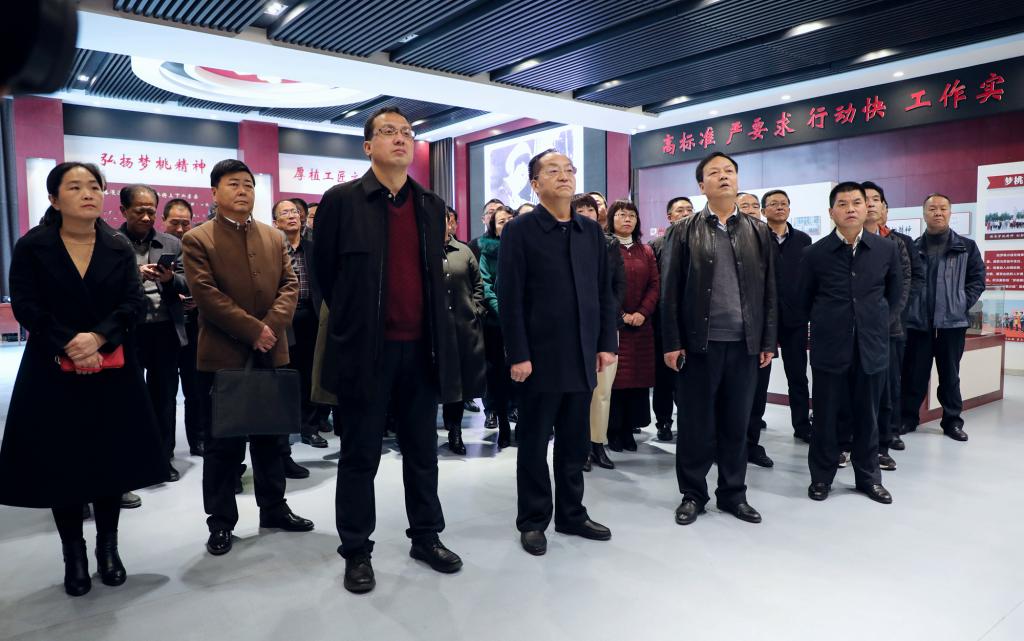 咸阳职院领导干部赴赵梦桃纪念馆参观学习
